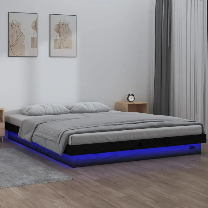 Sängram LED svart 200x200 cm massivt trä